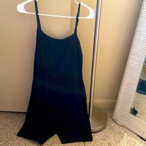 Black Thin Strapped Fitted Romper. Size L. Bought on FashionNova. Never worn!!